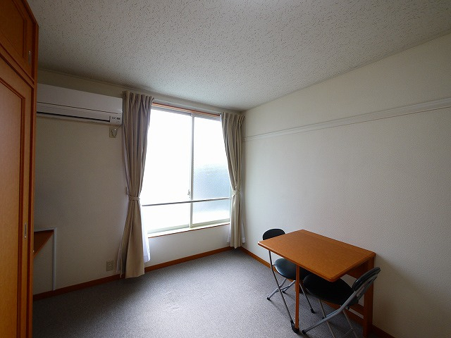 レオパレスＨｉｒｏの洋室|スタンダードな洋室です