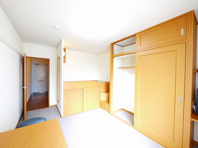 レオパレスＨｉｒｏの居間・リビング|ゆったりとした居間です