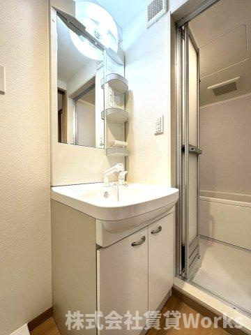 K-クレスト吉野本町の洗面所|広い洗面スペース