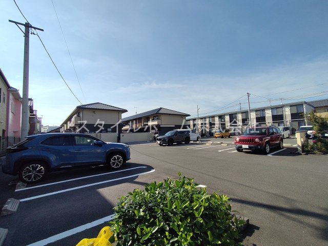 ヴェルジェＢの駐車場