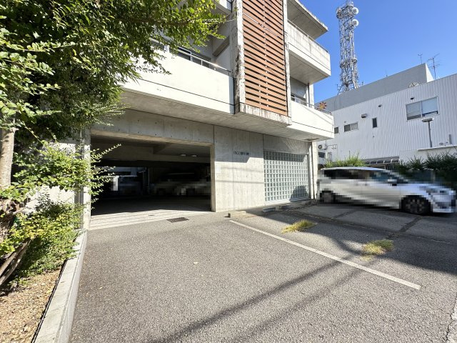 ラコント 南棟の駐車場