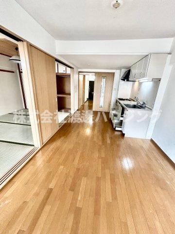 日商岩井第7緑地公園マンションの居間・リビング