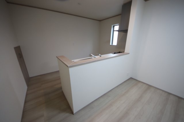 《仲介手数料無料》浦和区瀬ヶ崎５丁目33-13(全1戸)新築一戸建てハートフルタウンのキッチン|撮影日 2024年12月27日 13:15 晴れ