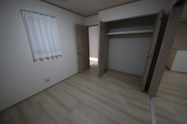 《仲介手数料無料》浦和区瀬ヶ崎５丁目33-13(全1戸)新築一戸建てハートフルタウンの洋室|撮影日 2024年12月27日 13:15 晴れ