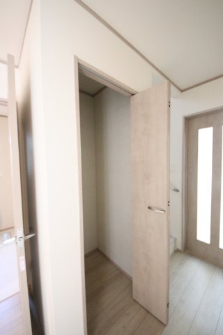 《仲介手数料無料》浦和区瀬ヶ崎５丁目33-13(全1戸)新築一戸建てハートフルタウンの収納|撮影日 2024年12月27日 13:15 晴れ