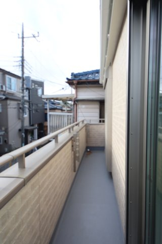 《仲介手数料無料》浦和区瀬ヶ崎５丁目33-13(全1戸)新築一戸建てハートフルタウンのバルコニー|撮影日 2024年12月27日 13:15 晴れ