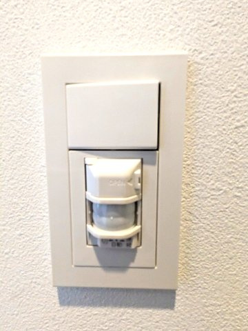 J.GRAN Court浅草の設備|人感センサー付玄関ライトです