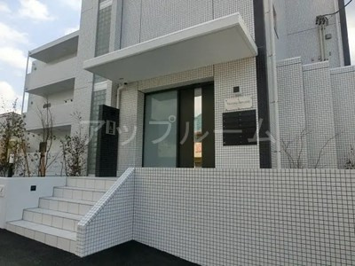 春日井市味美町１丁目の賃貸マンションのエントランス