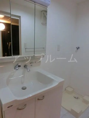春日井市味美町１丁目の賃貸マンションの洗面所