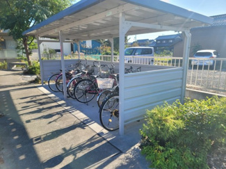 【その他共用部分】 | 屋根付きの駐輪場です