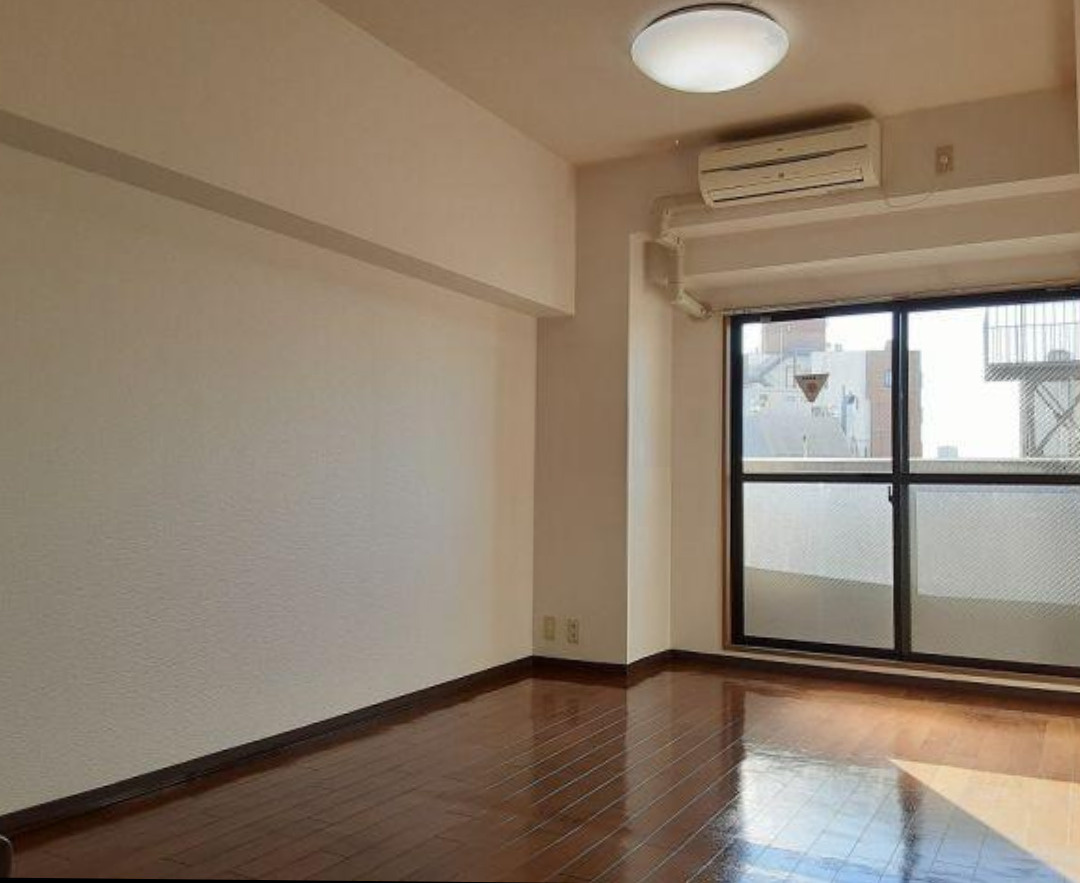 NEO ROOMELIA