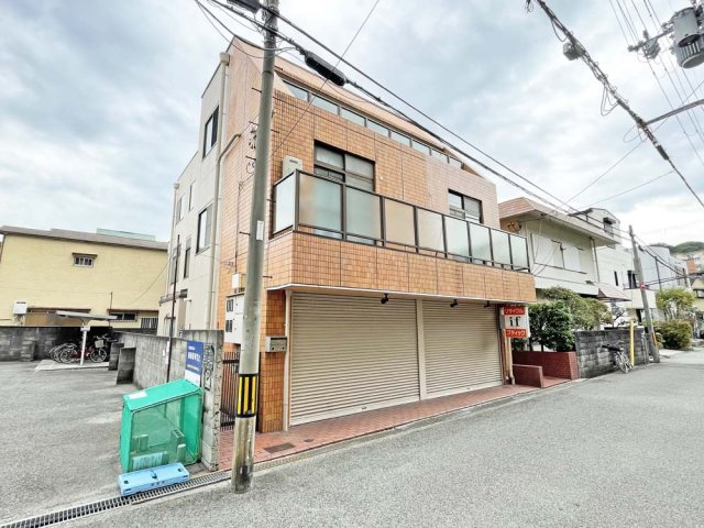 ラピーヌ甲東の外観|外はこのようになっています