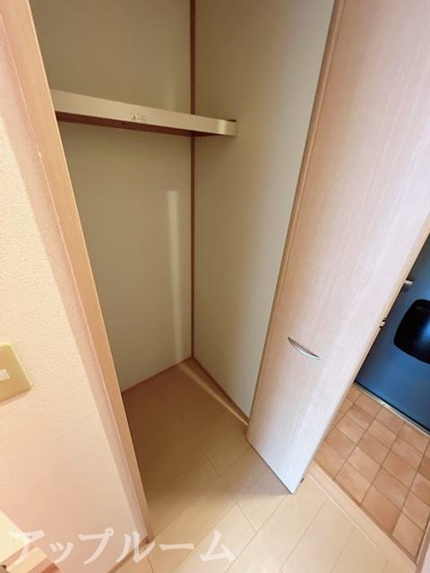 春日井市白山町５丁目のアパートの収納