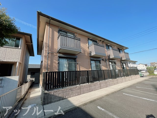 春日井市白山町５丁目のアパートの駐車場
