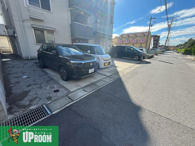 アリスの駐車場