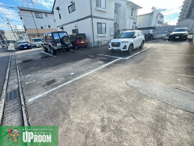 グリーンパーク井上 A棟の駐車場