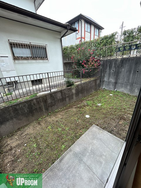 ファミーユ押沢台の庭