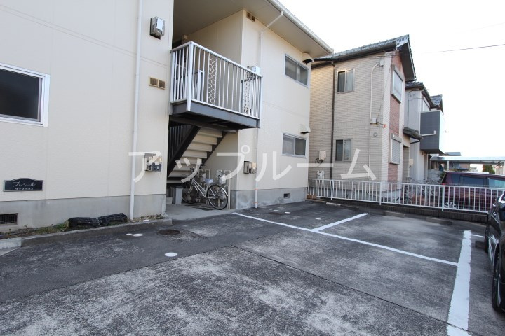 セジュール下条のエントランス