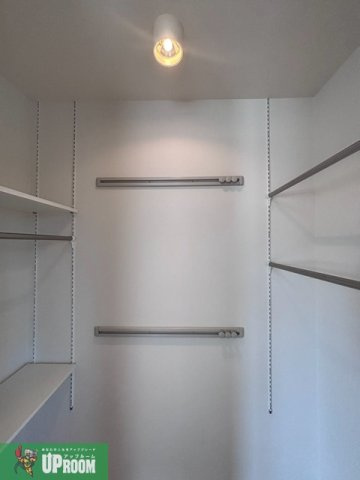 春日井市下条町２丁目のアパートの収納