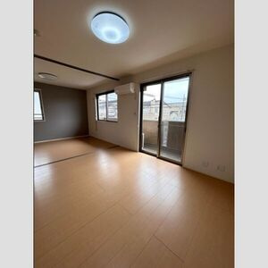 春日井市下条町２丁目のアパートの居間・リビング