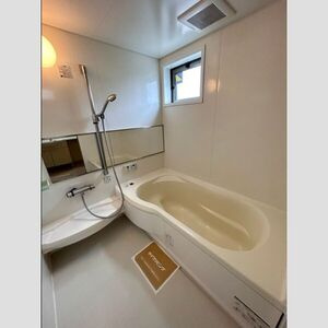 春日井市下条町２丁目のアパートの浴室