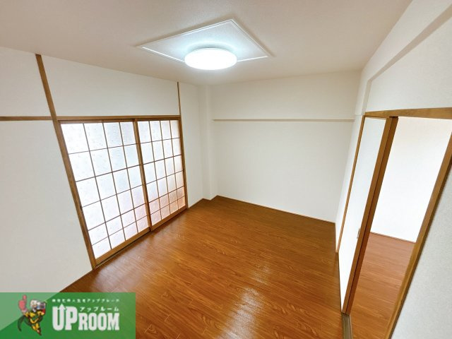 六軒屋農住団地コーポ美園の居間・リビング