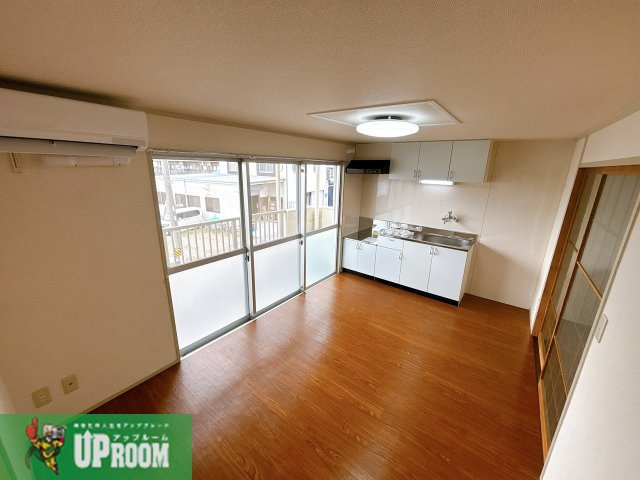 六軒屋農住団地コーポ美園の居間・リビング
