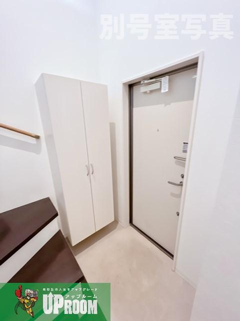 ソリッド勝川の玄関