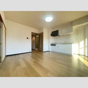 クレストステージ南城の居間・リビング