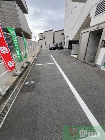 パインアネックスの駐車場