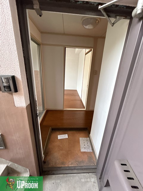 六軒屋農住団地コーポ松栄の玄関