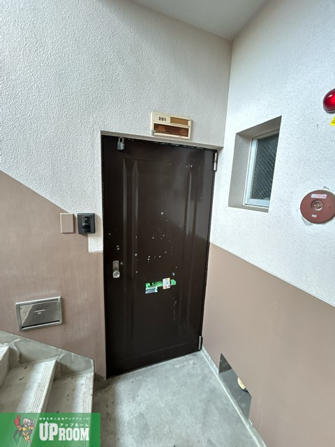 六軒屋農住団地コーポ松栄の玄関