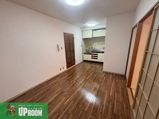 フラワー松本Ⅲの居間・リビング