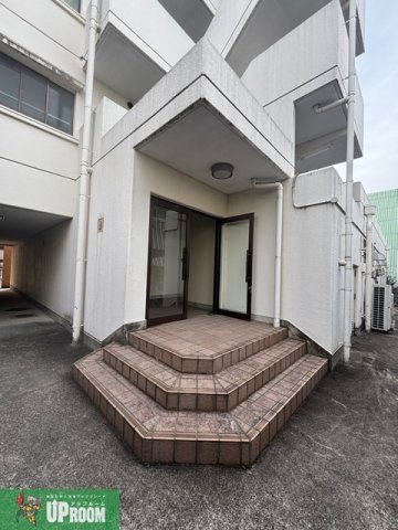 フラワー松本Ⅲの駐車場