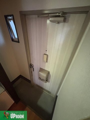 メゾン・イチムラの玄関