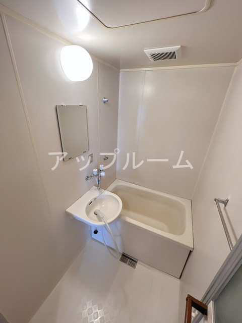 アーバンライフ岡田の浴室