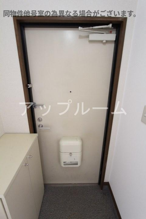 エクセレンス勝川の玄関