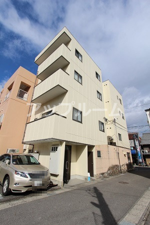 エクセレンス勝川の外観