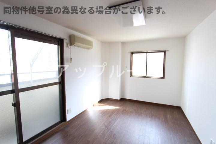 エクセレンス勝川の居間・リビング