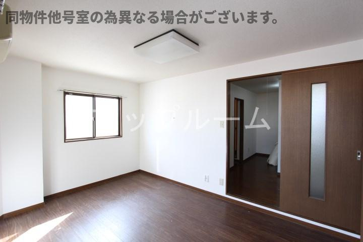 エクセレンス勝川の居間・リビング