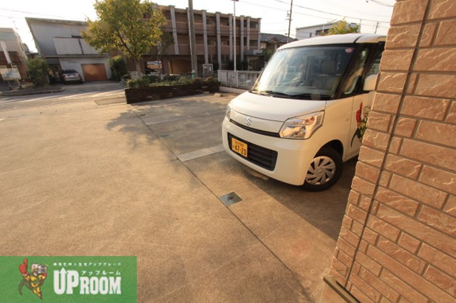 カトルセゾンの駐車場
