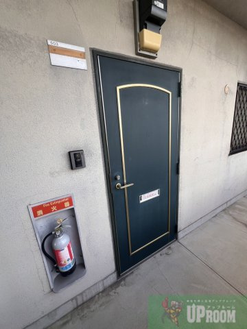 フォレスト勝川の玄関