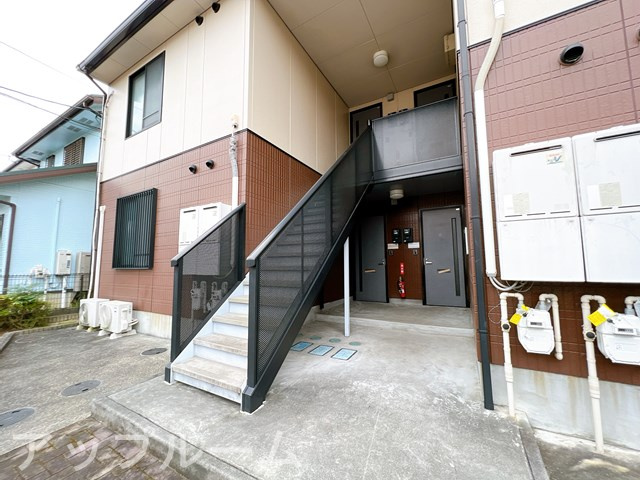 サンハイム高倉B棟のエントランス