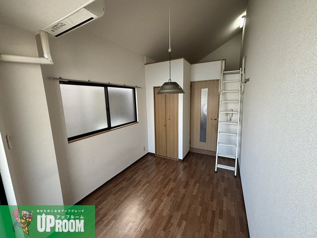 ブルーヒルズの居間・リビング