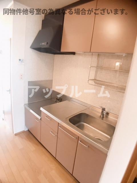 春日井市朝宮町２丁目のアパートのキッチン