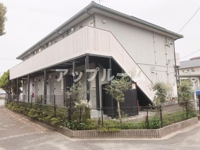 春日井市朝宮町２丁目のアパートのエントランス