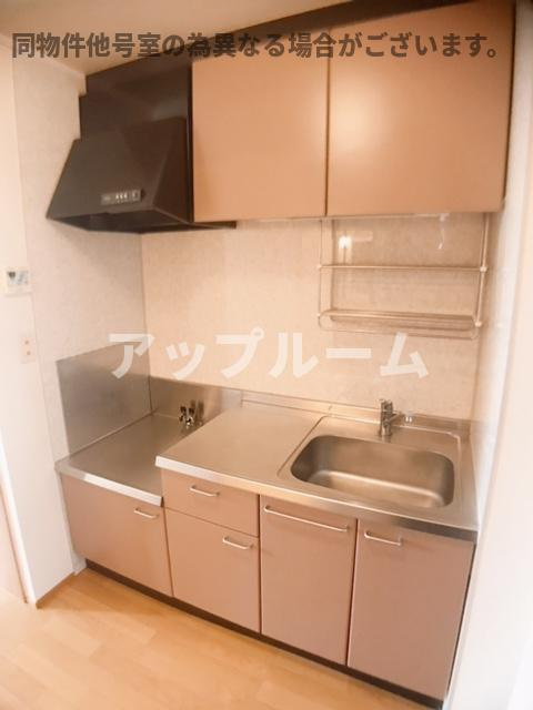 春日井市朝宮町２丁目のアパートのキッチン