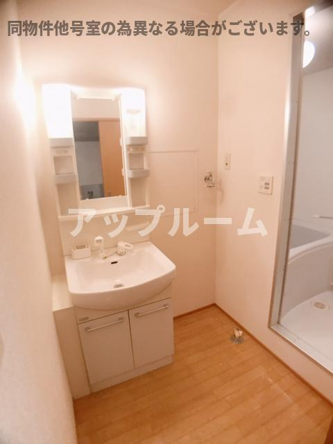 春日井市朝宮町２丁目のアパートの独立洗面台