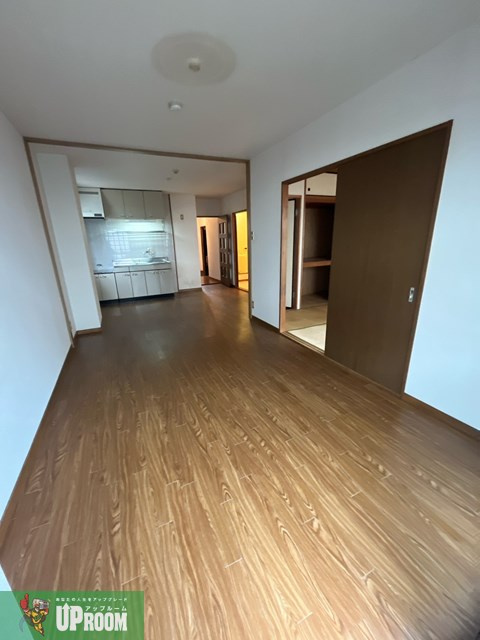 ルミエール松河戸の居間・リビング