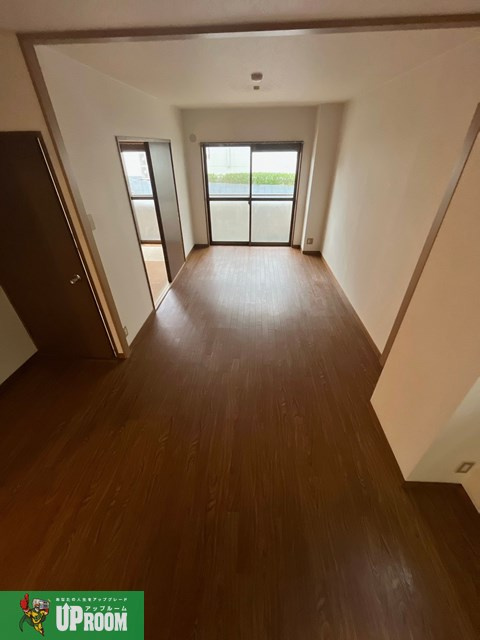 ルミエール松河戸の居間・リビング